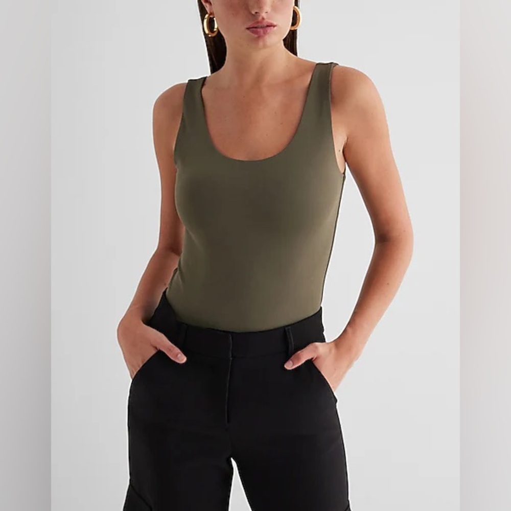 Express Body Contour High Compression Scoop Neck Bodysuit Green Size L